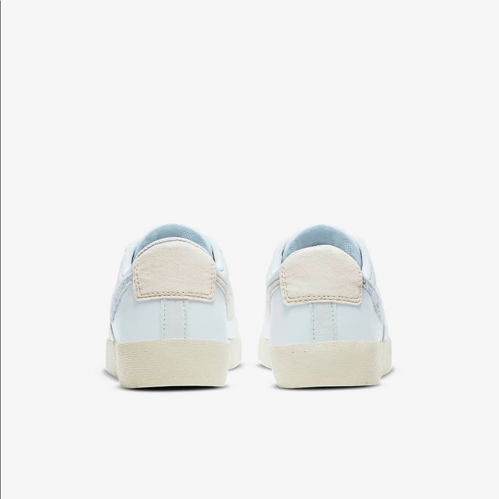 NIB Nike Blazer Low SE Sneakers - Picture 3 of 6